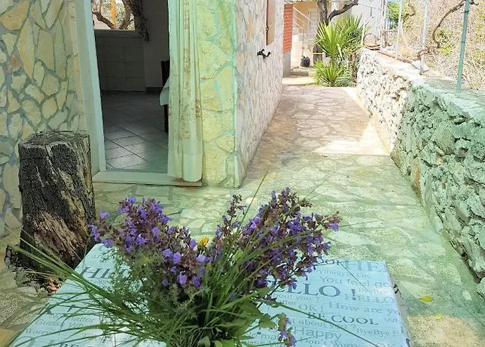 - & Stone דירה *